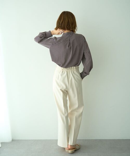 YECCA VECCA（イェッカヴェッカ）の「ジオメ柄ボウタイブラウス（シャツ/ブラウス・レディース・ネイビー/アイボリー・FREE）」の21枚目の写真