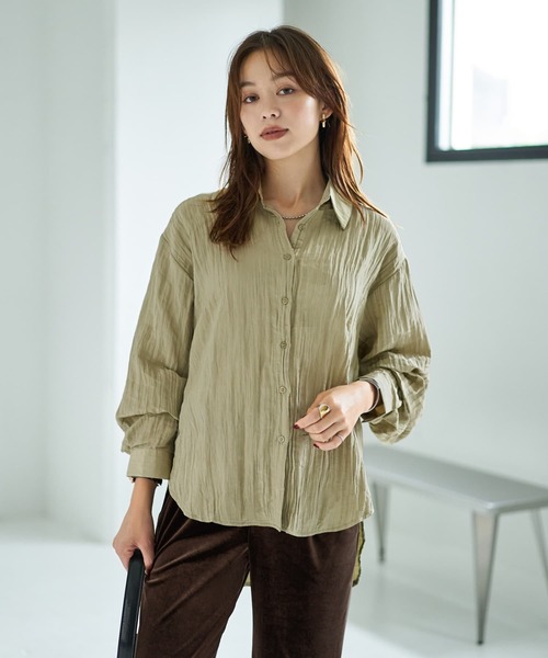 STYLE DELI(スタイルデリ)の「シワ加工グロッシーシャツ(シャツ/ブラウス・レディース・ホワイト系/ブラウン/ライトカーキ・FREE)」の1枚目の写真