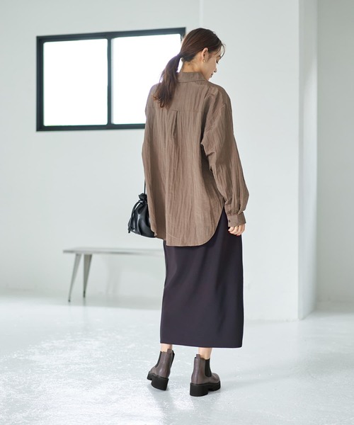 STYLE DELI(スタイルデリ)の「シワ加工グロッシーシャツ(シャツ/ブラウス・レディース・ホワイト系/ブラウン/ライトカーキ・FREE)」の16枚目の写真