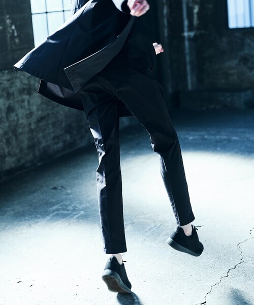 COMME CA MEN(コムサメン)の「【撥水】【COMME CA MEN BLACK】【セットアップ対応】4WAYテック パンツ(その他パンツ・メンズ・ブラック・M/L)」の1枚目の写真