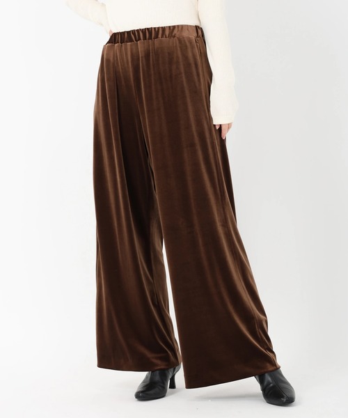 STRAWBERRY-FIELDS（ストロベリーフィールズ）の「スノーベロア_ベロアイージーパンツ（その他パンツ・レディース・ダークブラウン/ブラック・2）」の2枚目の写真