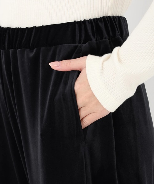 STRAWBERRY-FIELDS（ストロベリーフィールズ）の「スノーベロア_ベロアイージーパンツ（その他パンツ・レディース・ダークブラウン/ブラック・2）」の9枚目の写真