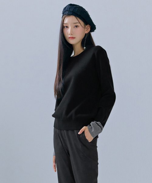 CHASECULT（チェイスカルト）の「レディース 袖配色ラウンドスウェット-CFRG5261C03（ニット/セーター・レディース・ブラック・85/90）」の3枚目の写真