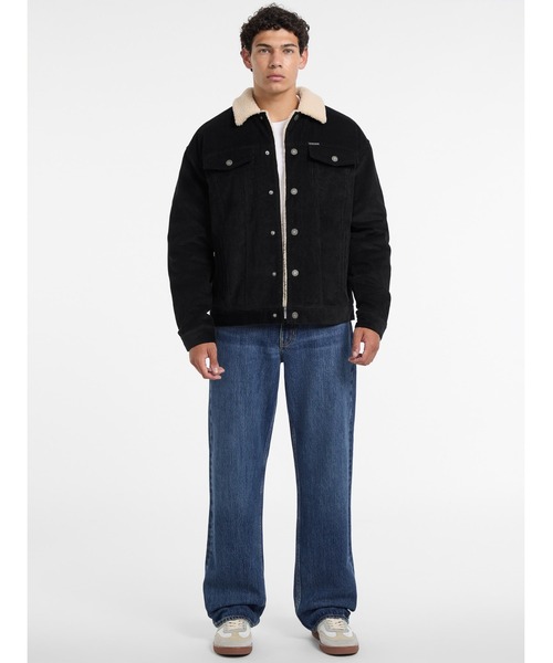 GUESS JEANS(ゲスジーンズ)の「GUESS JEANS Trucker Jacket ボアジャケット(ブルゾン・メンズ・ブラック/ライトブラウン・MEDIUM/SMALL/LARGE/X-LARGE)」の4枚目の写真