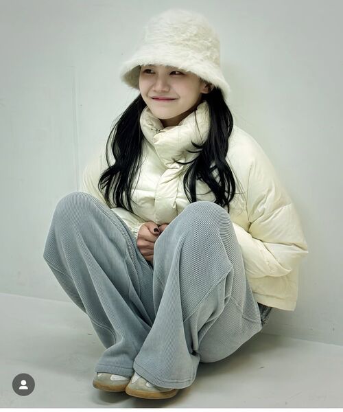 SIYAZU(シヤジュ)の「SIOT4010 glossy duckdown PD_Mocha(ダウンジャケット/コート・レディース・モカ・ONE SIZE)」の3枚目の写真