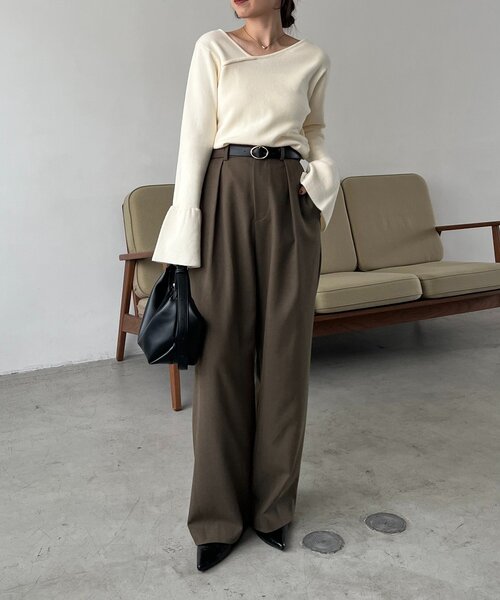 CAPRICIEUX LE'MAGE（カプリシューレマージュ）の「フレア袖アシメネックニット（ニット/セーター・レディース・ブラック/ブラウン/ホワイト系その他・FREE）」の11枚目の写真