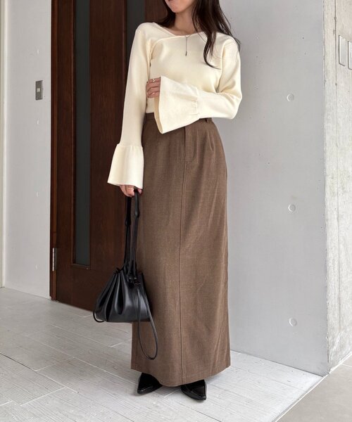 CAPRICIEUX LE'MAGE（カプリシューレマージュ）の「フレア袖アシメネックニット（ニット/セーター・レディース・ブラック/ブラウン/ホワイト系その他・FREE）」の13枚目の写真