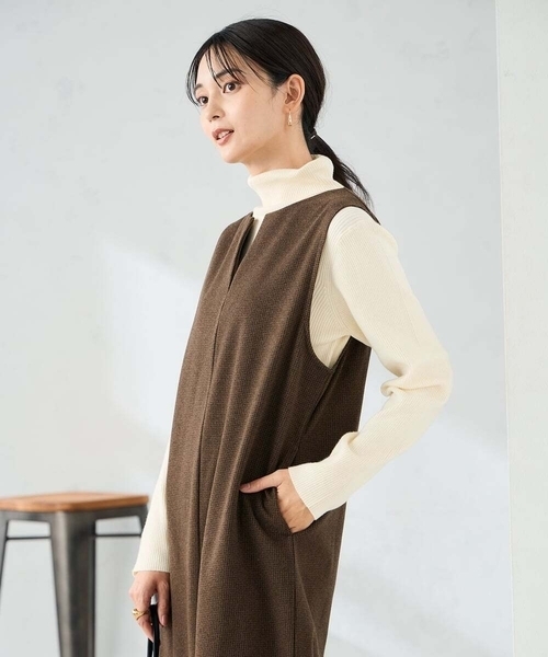a.v.v（アーヴェヴェ）の「リブタートルネックニットプルオーバー（ニット/セーター・レディース・レッド/ネイビー/アイボリー/グレー系その他/ブラック・36/34/38/40/42）」の21枚目の写真