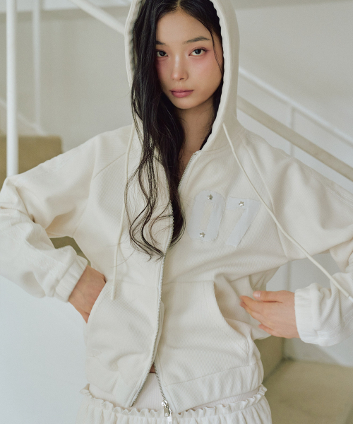 ZEROPLANET（ゼロプラネット）の「クロエベルボアフードジップアップ [アイボリー]（パーカー・レディース・アイボリー・SMALL/MEDIUM）」の3枚目の写真