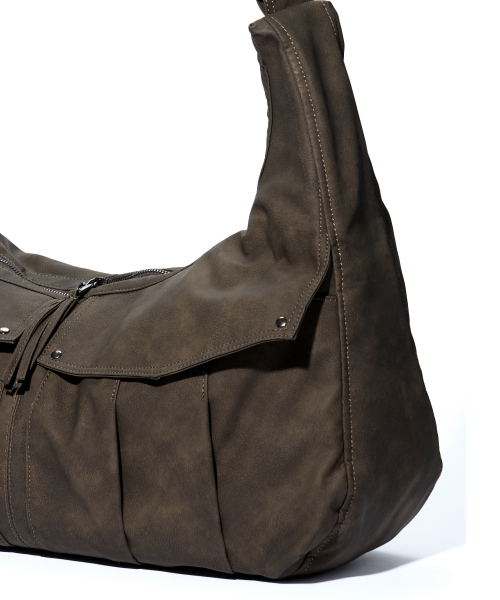 IDWS(アイドンワナセル)の「Mega Loop Hobo Bag Brown(メッセンジャーバッグ・レディース・その他・OS)」の16枚目の写真