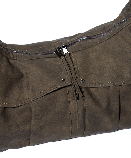 IDWS(アイドンワナセル)の「Mega Loop Hobo Bag Brown(メッセンジャーバッグ・レディース・その他・OS)」の11枚目の写真