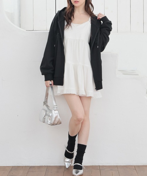 Honeys（ハニーズ）の「ミニティアードワンピース（ワンピース・レディース・ホワイト/ブラック・L/LL/M/S）」の4枚目の写真