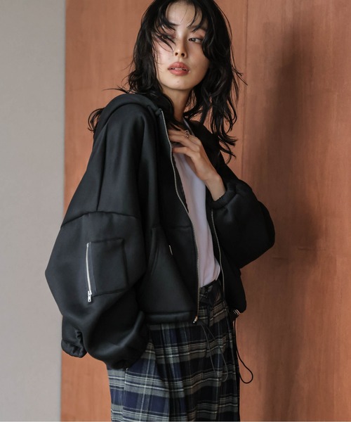 AMELY(エミリー)の「裏起毛 ドロスト ショート ジップアップ パーカー(パーカー・レディース・ブラック/オートミール/ブラウン/グレー・フリー)」の1枚目の写真
