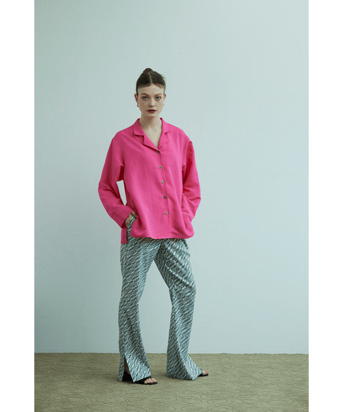 KOOKEESEE(クキシ)の「セミブーツカットラミプリントスリットパンツ_ホワイト(その他パンツ・レディース・その他・SMALL/MEDIUM)」の5枚目の写真