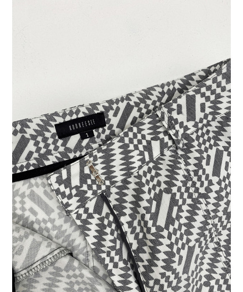 KOOKEESEE(クキシ)の「セミブーツカットラミプリントスリットパンツ_ホワイト(その他パンツ・レディース・その他・SMALL/MEDIUM)」の20枚目の写真