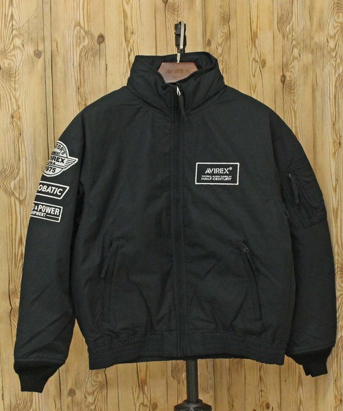 AVIREX(アヴィレックス)の「NYLON STAND BLOUSON "50TH EDITION"(ブルゾン・メンズ・セージグリーン/ブラック/ネイビー・XXL/XL/L/M)」の4枚目の写真