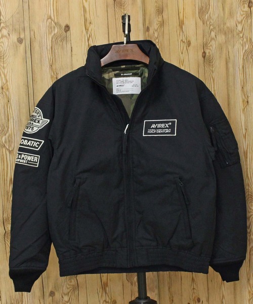 AVIREX(アヴィレックス)の「NYLON STAND BLOUSON "50TH EDITION"(ブルゾン・メンズ・セージグリーン/ブラック/ネイビー・XXL/XL/L/M)」の5枚目の写真
