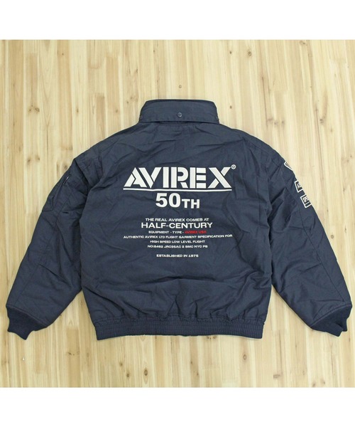 AVIREX(アヴィレックス)の「NYLON STAND BLOUSON "50TH EDITION"(ブルゾン・メンズ・セージグリーン/ブラック/ネイビー・XXL/XL/L/M)」の14枚目の写真