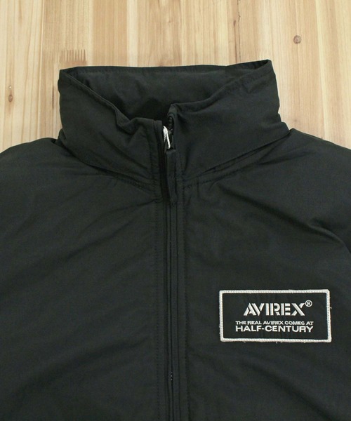 AVIREX(アヴィレックス)の「NYLON STAND BLOUSON "50TH EDITION"(ブルゾン・メンズ・セージグリーン/ブラック/ネイビー・XXL/XL/L/M)」の15枚目の写真