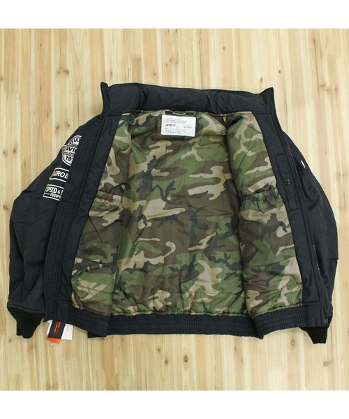 AVIREX(アヴィレックス)の「NYLON STAND BLOUSON "50TH EDITION"(ブルゾン・メンズ・セージグリーン/ブラック/ネイビー・XXL/XL/L/M)」の22枚目の写真