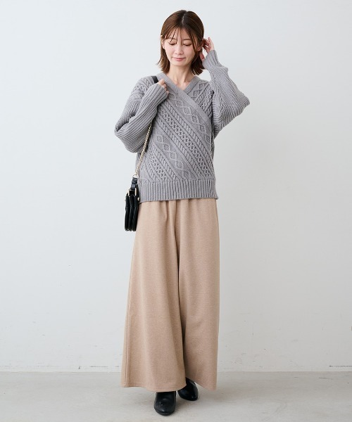 IEDIT（イディット）の「ＩＥＤＩＴ　ケーブル編みカシュクールニット（ニット/セーター・レディース・パープル/グレー/オフホワイト・S/LL/M/L/3L）」の5枚目の写真