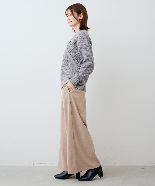 IEDIT（イディット）の「ＩＥＤＩＴ　ケーブル編みカシュクールニット（ニット/セーター・レディース・パープル/グレー/オフホワイト・S/LL/M/L/3L）」の6枚目の写真