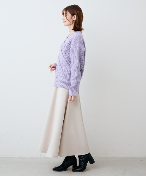 IEDIT（イディット）の「ＩＥＤＩＴ　ケーブル編みカシュクールニット（ニット/セーター・レディース・パープル/グレー/オフホワイト・S/LL/M/L/3L）」の9枚目の写真