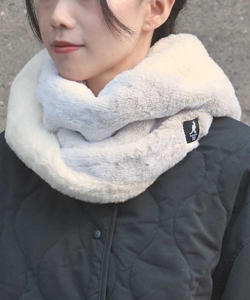 KANGOL(カンゴール)の「KANGOLスノートップファー配色スヌード(ネックウォーマー/スヌード・レディース・オフホワイト/ブラック/ネイビー・FREE)」の1枚目の写真