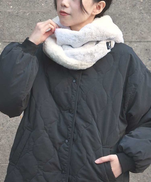 KANGOL(カンゴール)の「KANGOLスノートップファー配色スヌード(ネックウォーマー/スヌード・レディース・オフホワイト/ブラック/ネイビー・FREE)」の14枚目の写真