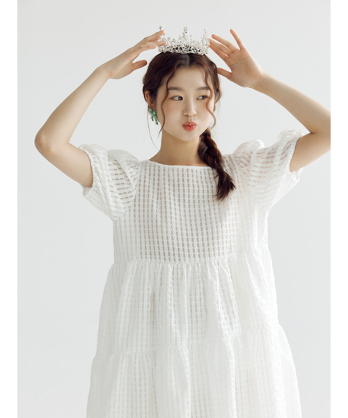 BOMNAL BOUTIQUE(ボムナルブティック)の「チェックパフラインミディドレス_ホワイト(ワンピース・レディース・その他・FREE)」の3枚目の写真