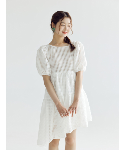 BOMNAL BOUTIQUE(ボムナルブティック)の「チェックパフラインミディドレス_ホワイト(ワンピース・レディース・その他・FREE)」の4枚目の写真