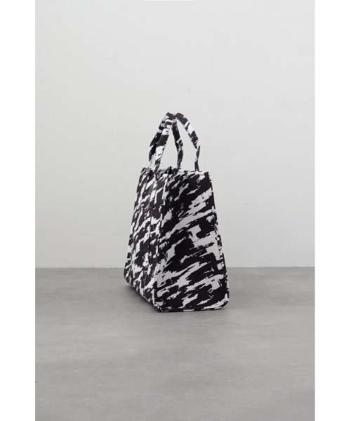 AZUL by moussy（アズールバイマウジー）の「スクエアミドルバッグ（トートバッグ・メンズ・ブラック/ホワイト系その他・FREE）」の6枚目の写真