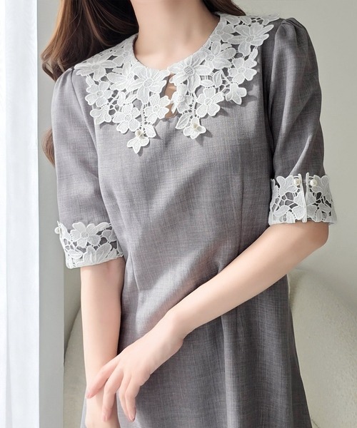mily bilet(ミウィビレット)の「【mily bilet】贅沢な花柄レースが導く、大人の気品。襟配色レースリネンライクワンピース(ワンピース・レディース・ブラウン/グレー/アイボリー/ブラック・LARGE/MEDIUM/SMALL/X-LARGE)」の9枚目の写真