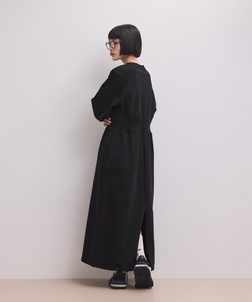 ADAM ET ROPE'（アダムエロペ）の「【WEB限定】ウエストリブスウェットワンピース（ワンピース・レディース・ブラック/グレー・FREE）」の4枚目の写真