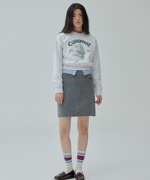COVERNAT（カバーナット）の「WOMEN'S CROP CLOVER EMBROIDERY MAN-TO-MAN（スウェット・レディース・グレー系その他/ダークブルー・MEDIUM/SMALL）」の3枚目の写真