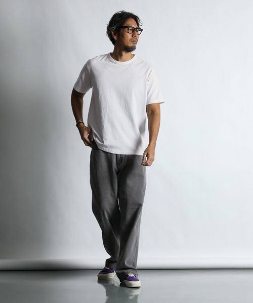 The DUFFER of ST.GEORGE(ザダファーオブセントジョージ)の「【WEB限定アイテム】STRAIGHT BAGGY JEANS:ブリーチ加工 ワイドストレート バギージーンズ(デニムパンツ・メンズ・ライトグレー・X-LARGE/LARGE/MEDIUM/SMALL)」の4枚目の写真