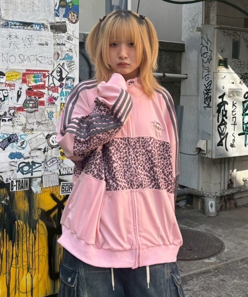 Candy Stripper（キャンディストリッパー）の「BRAVE DINOSAUR JERSEY ブルゾン（ブルゾン・レディース・ピンク/ブルー/ブラック・FREE）」の10枚目の写真