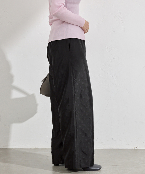 IENA（イエナ）の「ドットジャガード ギャザーパンツ（その他パンツ・レディース・ブラック・38/36）」の7枚目の写真