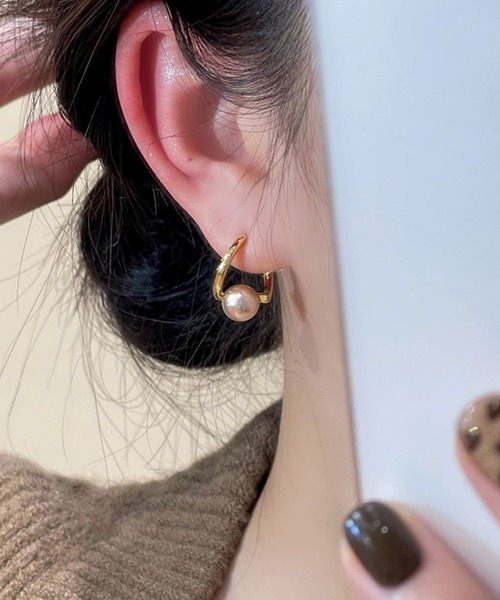 blackdia ocean（ブラックダイヤオーシャン）の「blackdia ocean シャンパン パール フープピアス（ピアス（両耳用）・レディース・ゴールド・FREE）」の2枚目の写真