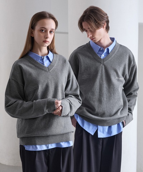 CLEL(クレイル)の「【CLEL】Basic Embroidered V-Neck Knit / ベーシック 刺繍Vネックニット(ニット/セーター・メンズ・ダークネイビー/グレー/ブラック・S/M/L/XS)」の2枚目の写真