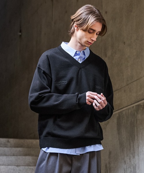 CLEL(クレイル)の「【CLEL】Basic Embroidered V-Neck Knit / ベーシック 刺繍Vネックニット(ニット/セーター・メンズ・ダークネイビー/グレー/ブラック・S/M/L/XS)」の16枚目の写真