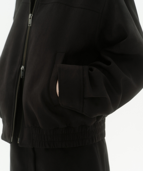 MUSINSA STANDARD WOMAN（ムシンサスタンダードウーマン）の「ウィメンズシンセティックスエードブルゾンジャケット[ブラック]（ブルゾン・レディース・その他・SMALL/MEDIUM/LARGE/X-SMALL）」の8枚目の写真