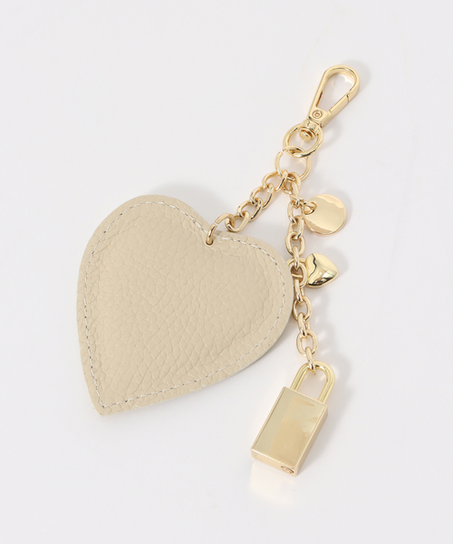 La TOTALITE（ラトータリテ）の「AULENTTI/オウレンティ  レザーハートチャーム（その他小物・レディース・レッド/ブラック/アイボリー・FREE）」の2枚目の写真