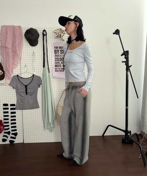 SHAGGIE(シャギー)の「スタープリント2WAYスムーストップス(Tシャツ/カットソー・レディース・ライトブルー/ホワイト/グレー/イエロー・FREE)」の10枚目の写真