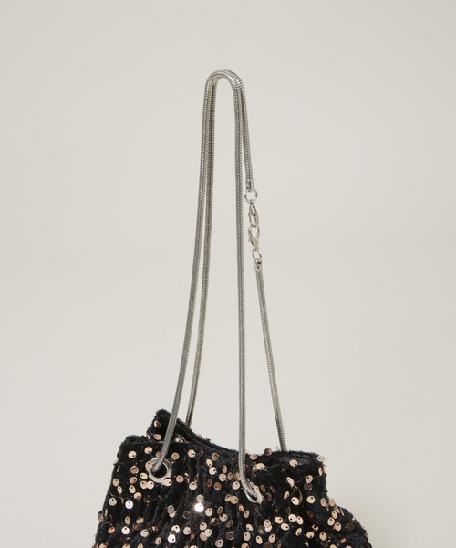 NANO universe(ナノユニバース)の「スパンコール巾着バッグ(ショルダーバッグ・レディース・ブラック/シルバー・F)」の8枚目の写真