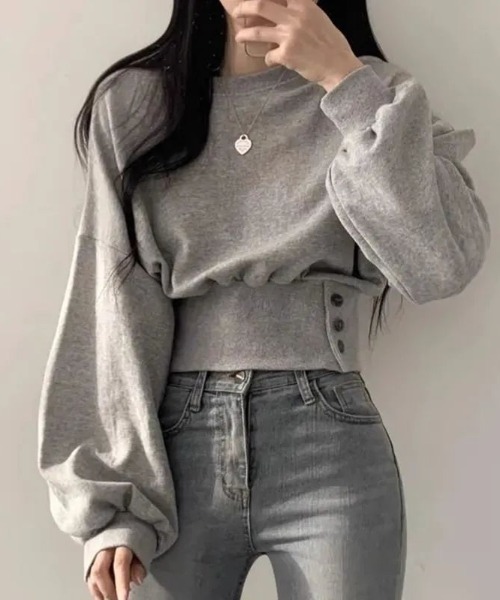 semuse(セミューズ)の「ウエストボタンクロップド丈トップス(Tシャツ/カットソー・レディース・オートミール/グレー・M/L)」の2枚目の写真