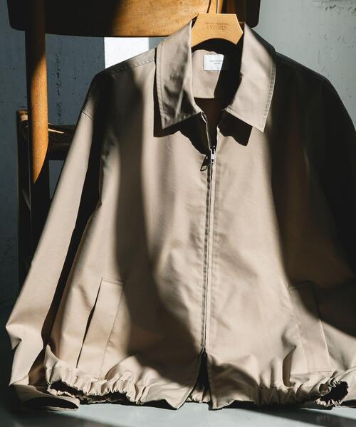 URBAN RESEARCH DOORS(アーバンリサーチドアーズ)の「ヘムシャーリング フルジップ ブルゾン(ブルゾン・メンズ・ベージュ/ネイビー・MEDIUM/LARGE)」の1枚目の写真