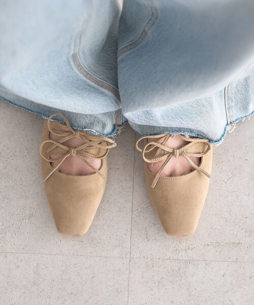 earth music&ecology(アースミュージックアンドエコロジー)の「Wリボンパンプス(パンプス・レディース・ベージュ/サックスブルー/ブラック・L/M/S)」の1枚目の写真