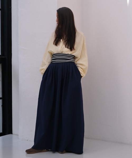 AKTE(アクテ)の「2WAYニットランタンスカート(スカート・レディース・ネイビー系/ブラック・TALL/FREE)」の3枚目の写真