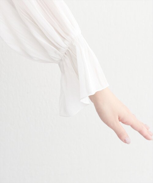 natural couture（ナチュラルクチュール）の「ランダムシアーストライプクロスフリルブラウス（シャツ/ブラウス・レディース・ブラック/サックスブルー/ピンク/オフホワイト/イエロー/ミント・FREE）」の16枚目の写真